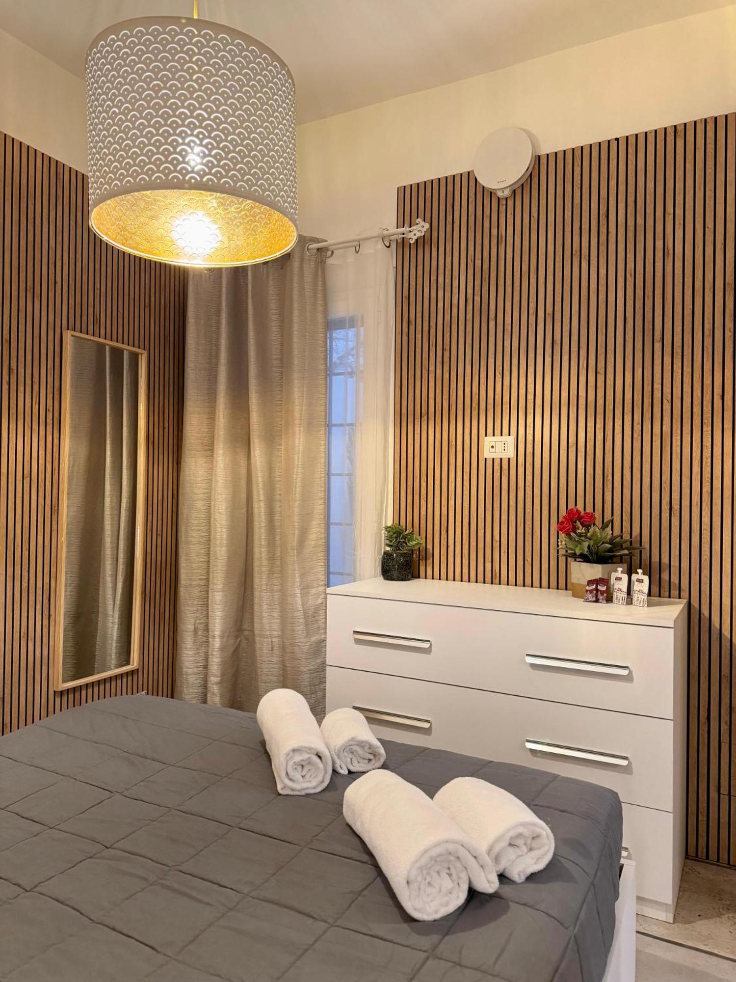 Leonina 75 Holidays Apartment *