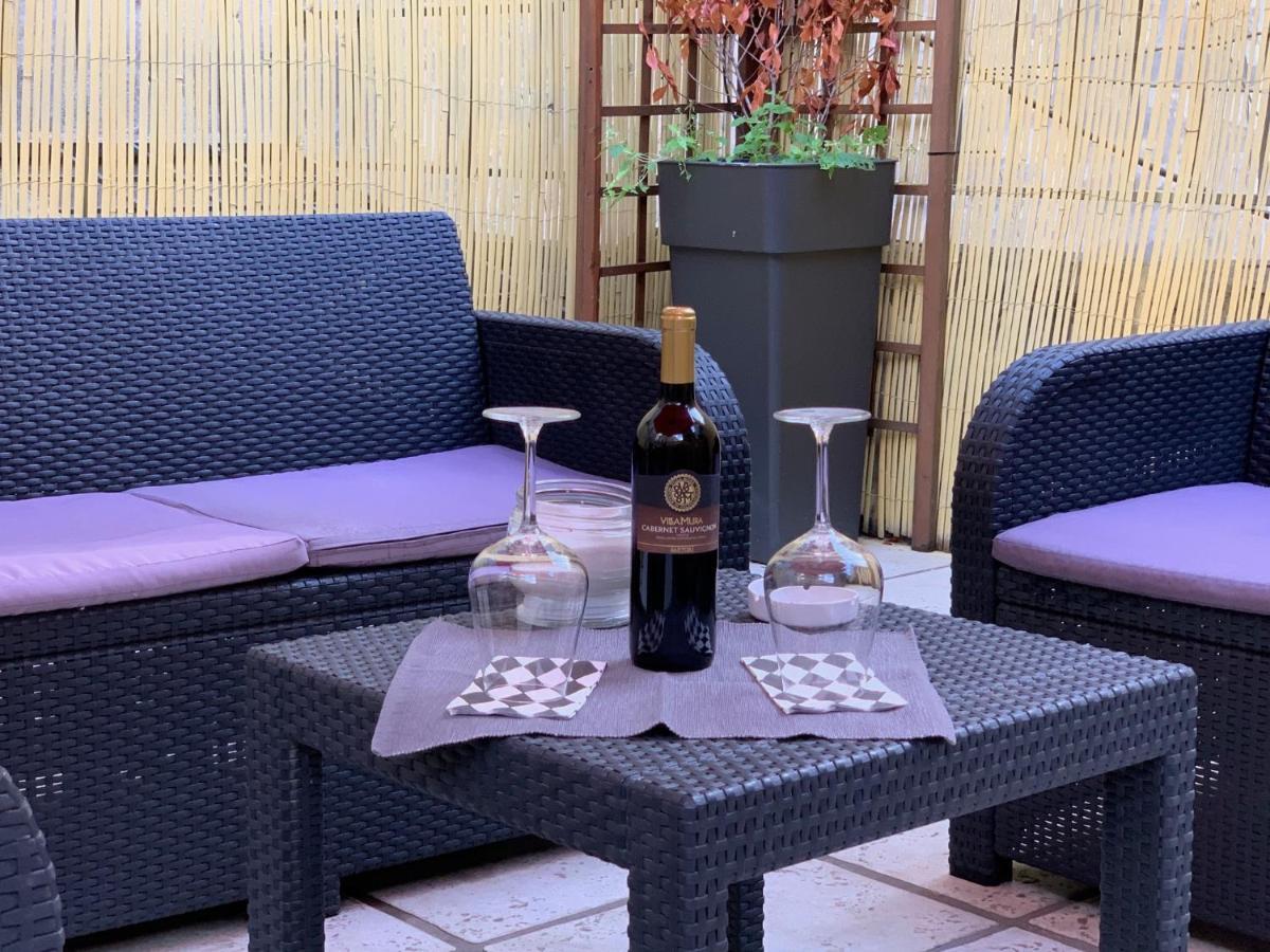 Leonina 75 Holidays Apartment